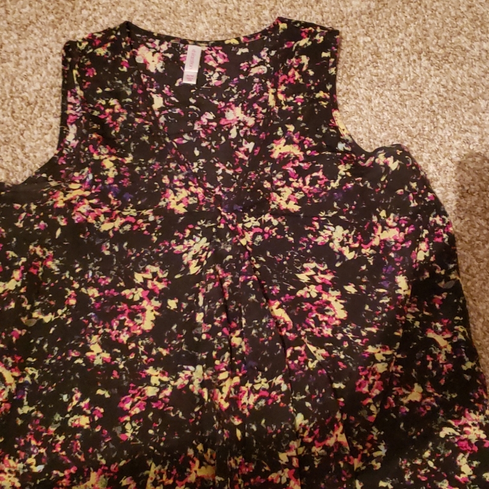 Blouses - Picture 4 of 4